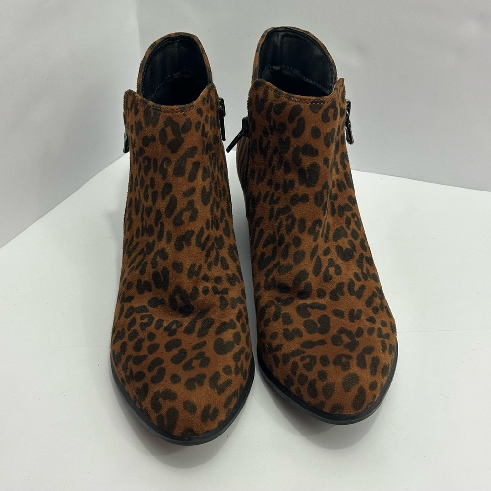 Crochet Brown Faux Suede Ankle Boots. Leopard + Zebra Print. Women’s size 7